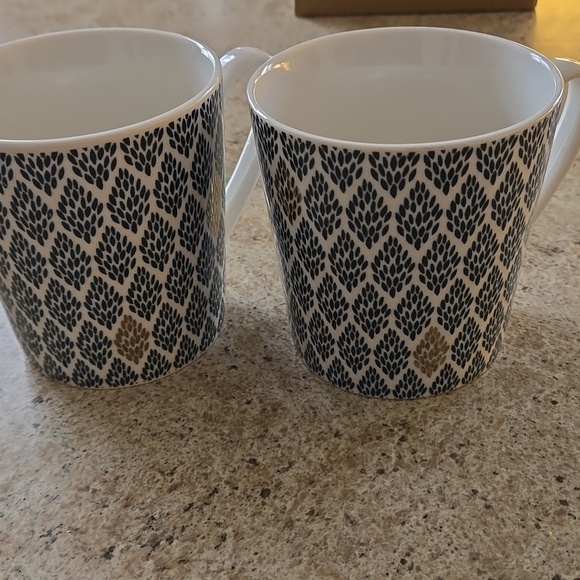 Patterned Ceramic Mugs - Picture 2 of 4